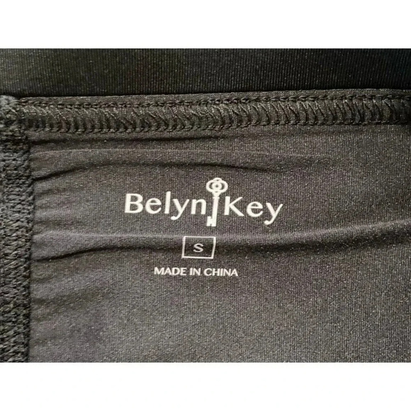 NWT Belyn Key Mia Skort Skirt Black Purple Stem Floral Print Small S New - Picture 3 of 5